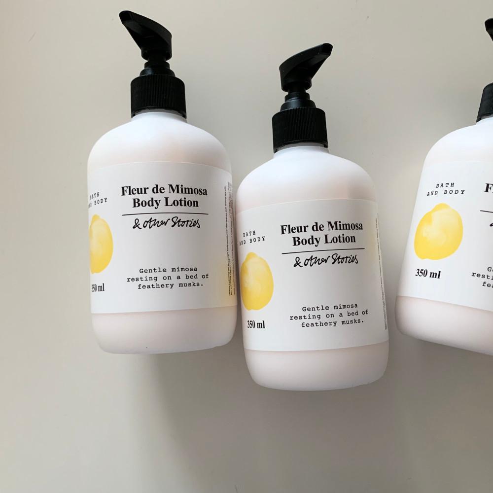 앤아더스토리즈 바디로션 8종 플뢰르드미모사 사도닉스파이어 펄드코코 펑크부케 아방가르드에어 시실리안선라이즈 마이애미뮤즈 리비에라포스트카드 데자뷔무드 하바나블루스 350ml 당일배송