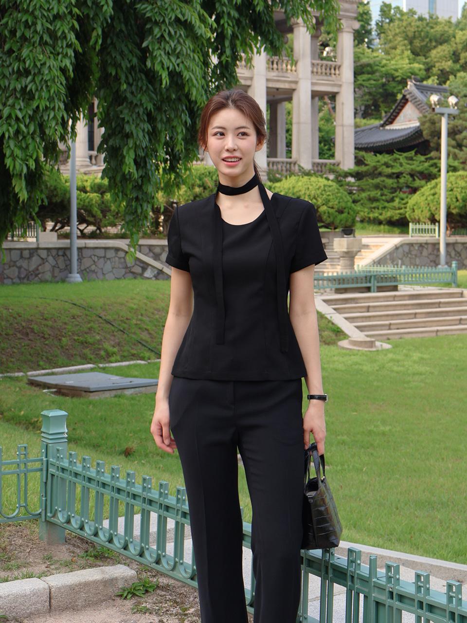AIRY STAND HOURGLASS SHORTSLEEVE BLOUSE (2 COLORS)