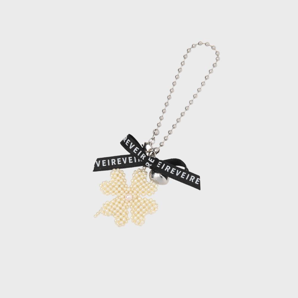 BEADED LUCKY CLOVER KEYRING BAGCHARM (PEARL CREAM)