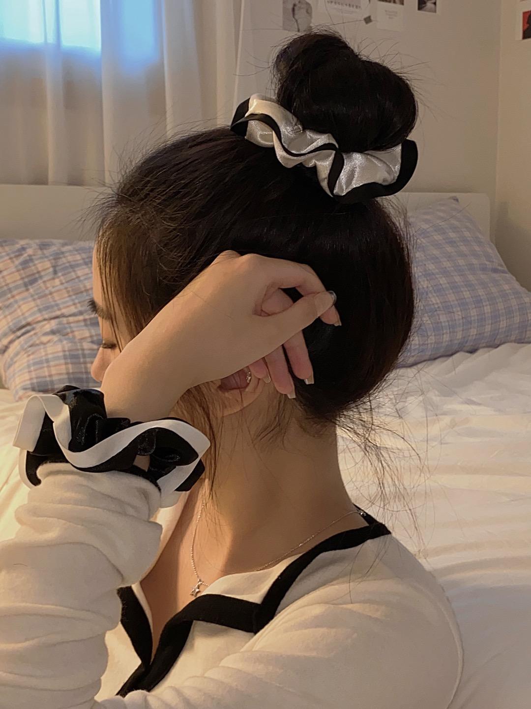 Satin scrunchy (2 color)