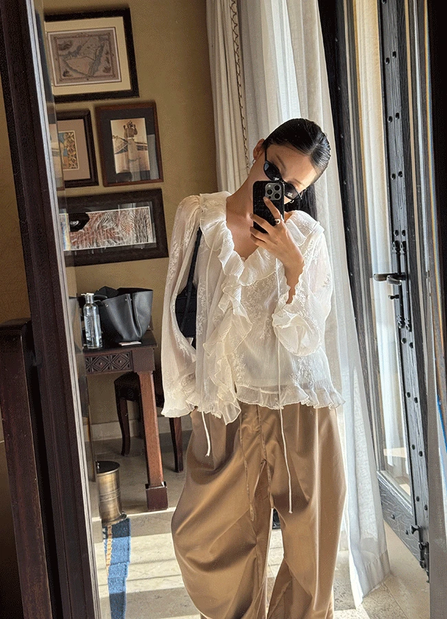 [모델소장] Arte ruffle blouse (1color)