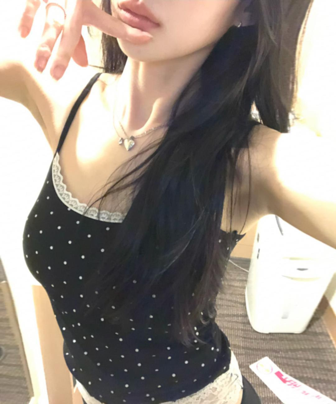 도트 레이스 캡 슬리브리스