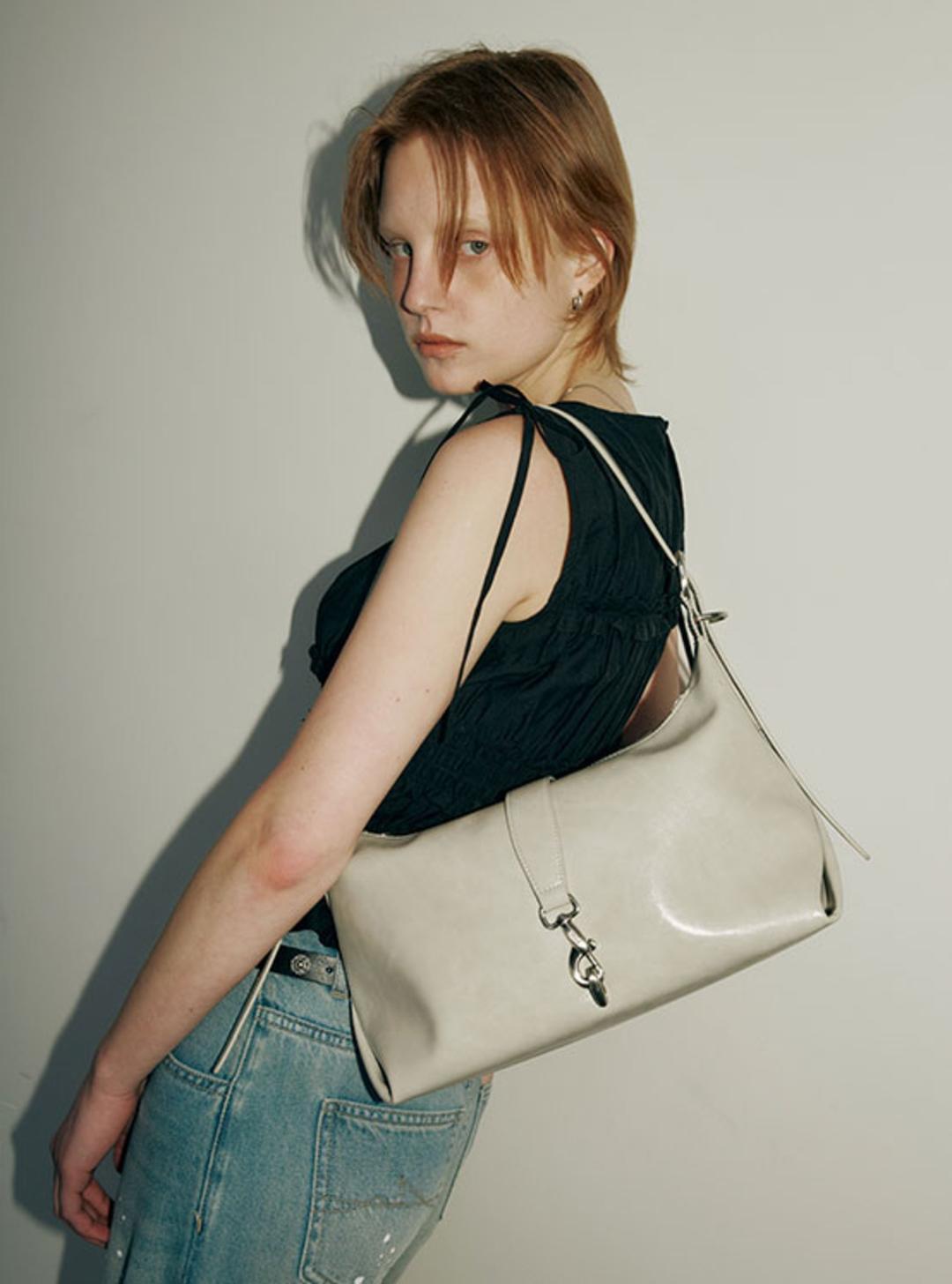 Hailey Small Shoulder in L/Grey UA5SB075-11