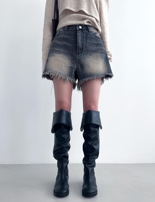 cat sand point short denim pants / black