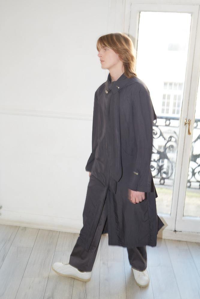 Shoulder strap coat