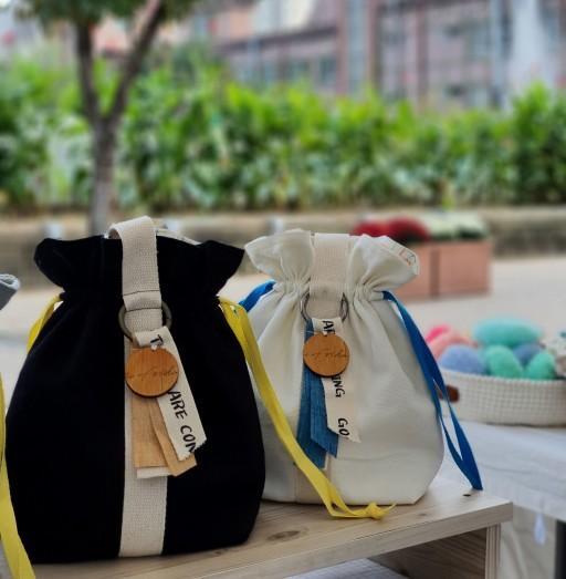 컬러 복조리 손목 가방