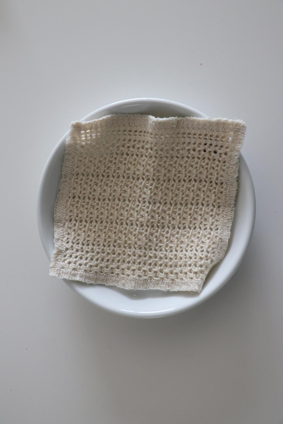 Knit tea coaster