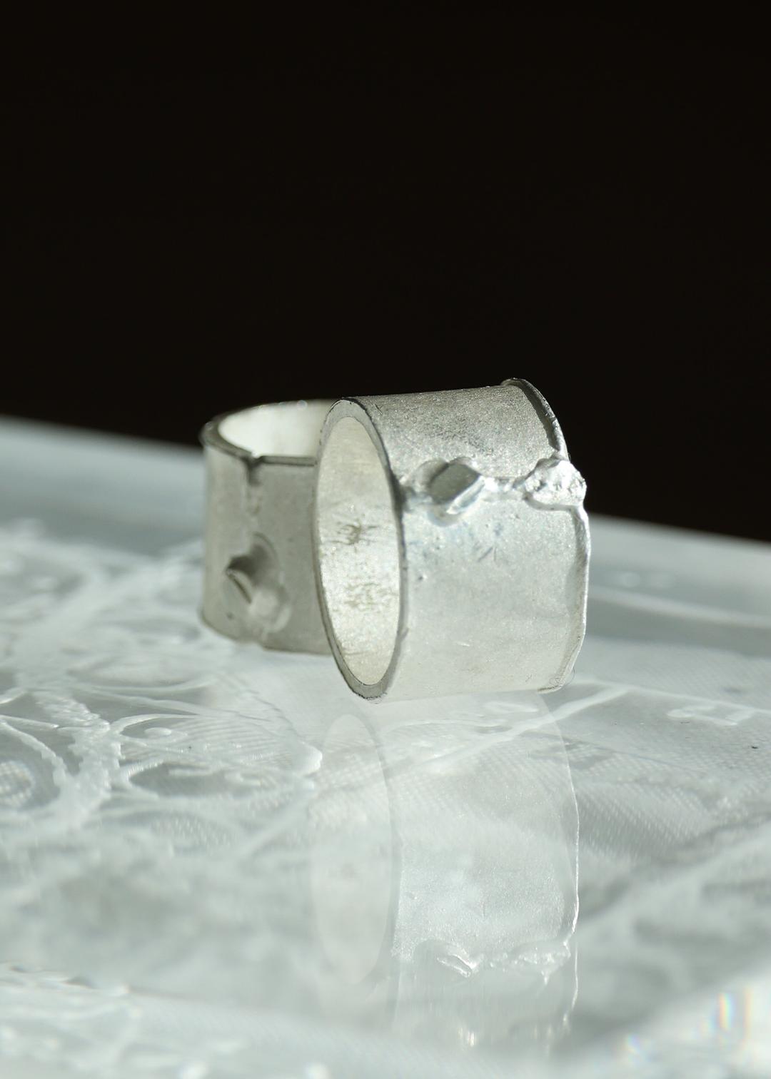Knight jewel base ring