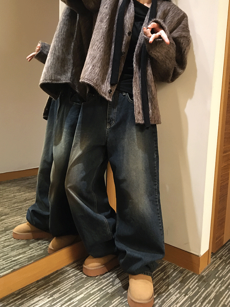 Tone down wide jean (denim)