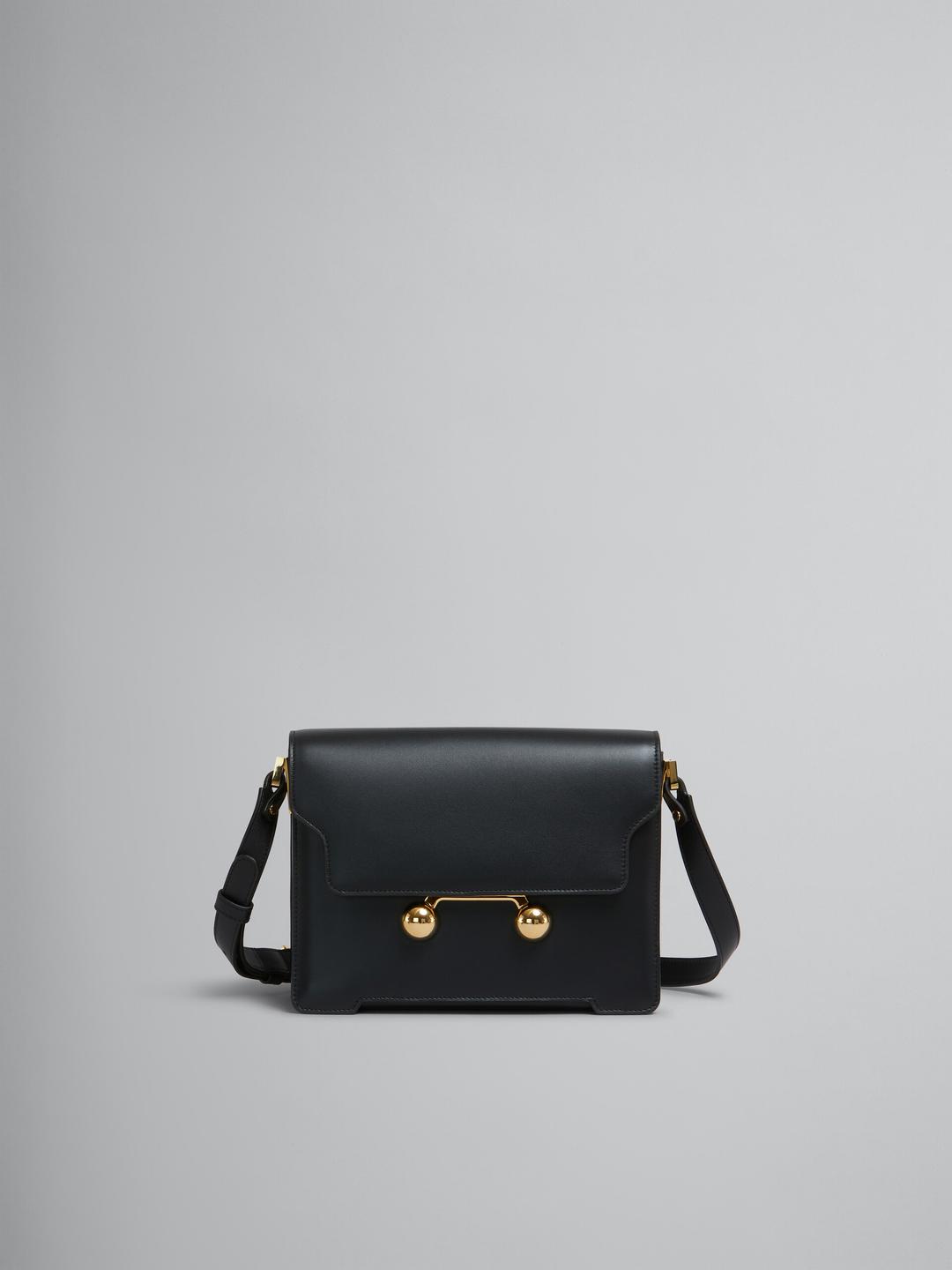 블랙 가죽 소재 Trunkaroo 미디엄 숄더백