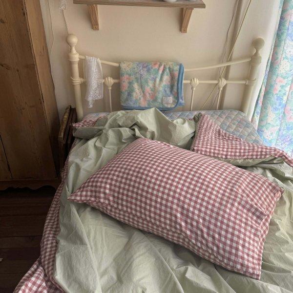 check solid bedding (pink, pillow cover)