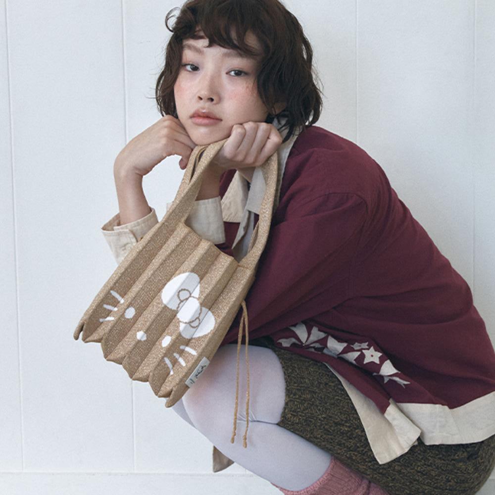 [네이버 단독] 럭키 플리츠 니트 스몰 스태리 헬로키티 골드