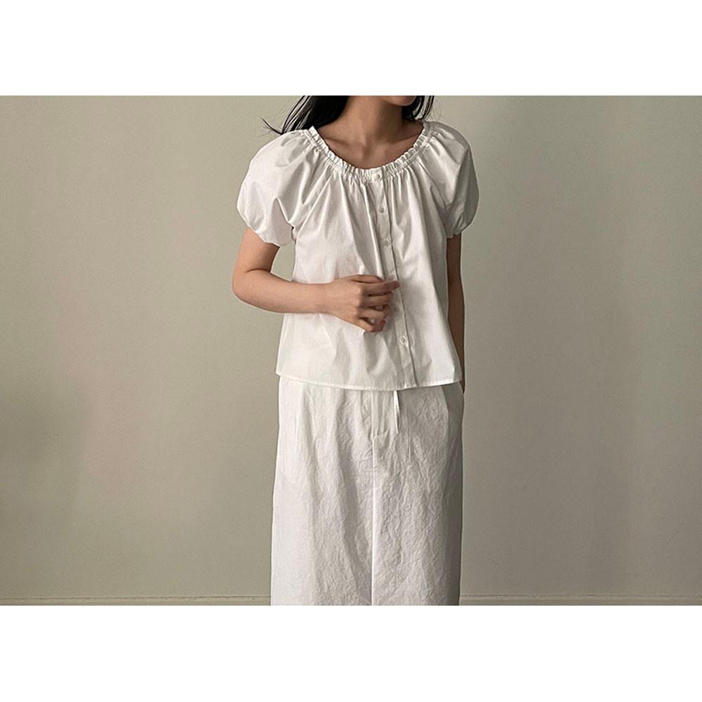 [어튜트]퍼프 셔링 블라우스