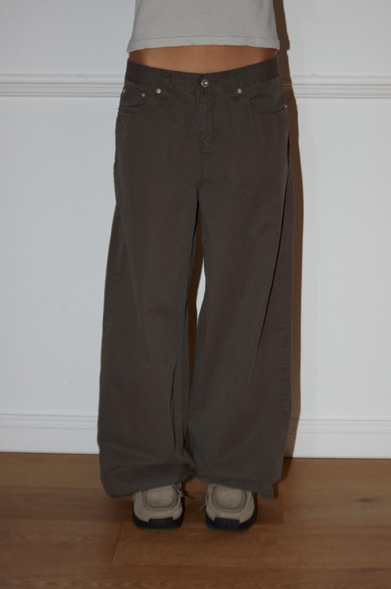 PITA LOW-RISED CRISP COTTON PANTS