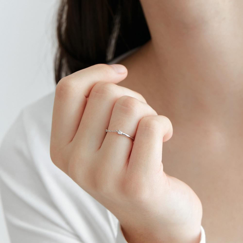 [925 SILVER] Point Chain Ring