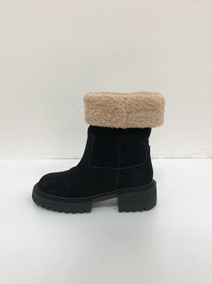 chunky sole boots (2 colors)