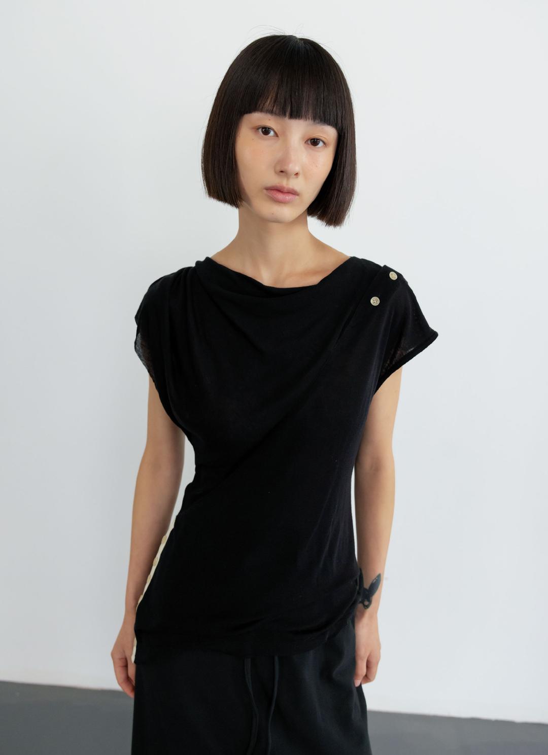 25SS BUTTON SLIT TIGHT TOP / BLACK