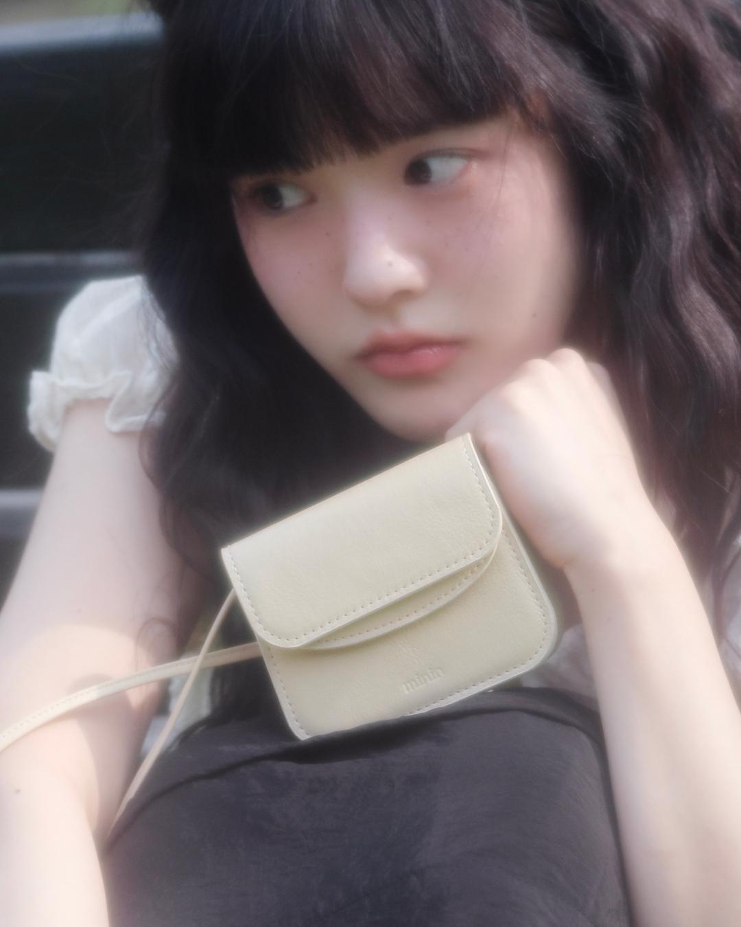 Dotti mini bag (glossy butter)