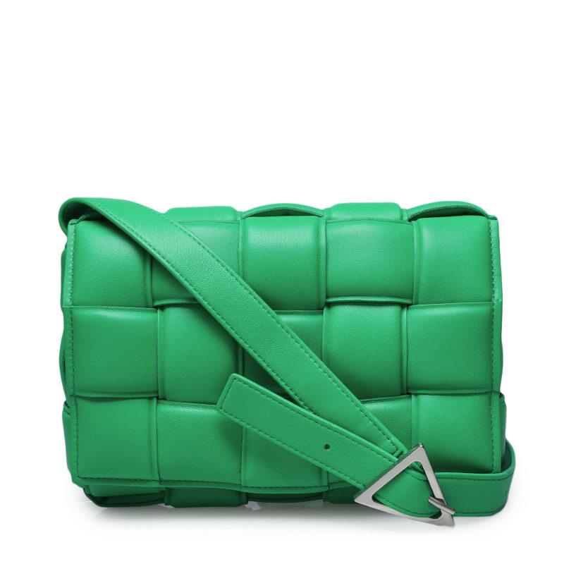 그린 패딩 카세트 크로스백