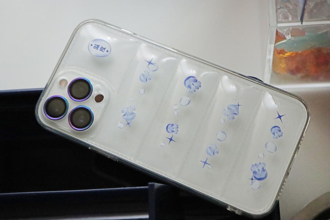 (아이폰 전용) 둥실둥실 해파리 패딩 케이스