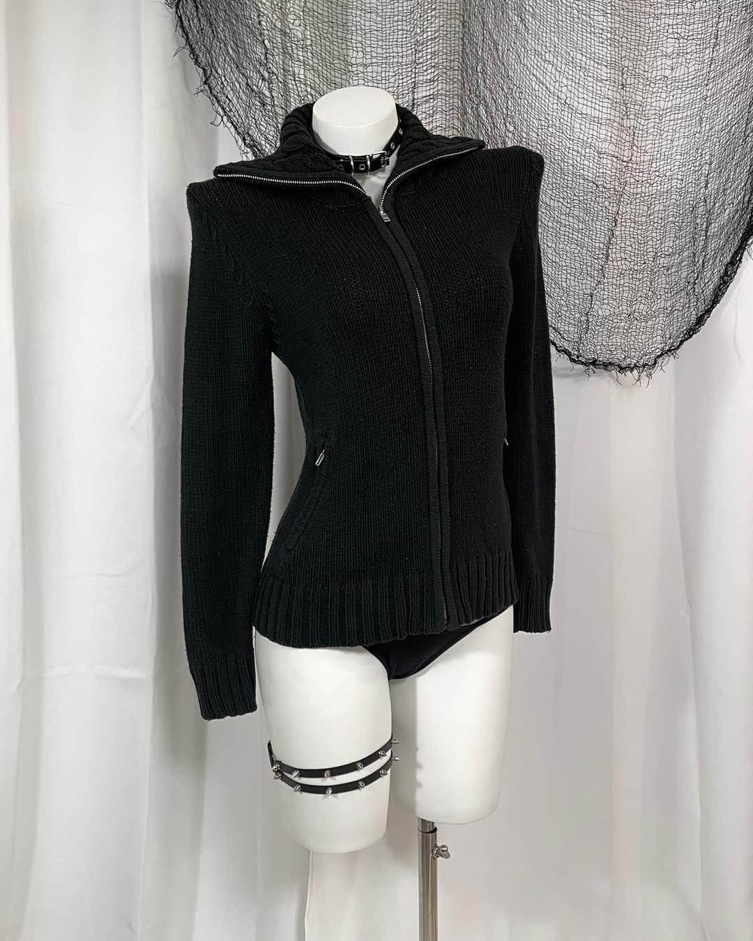 black knit zip-up | 후루츠패밀리