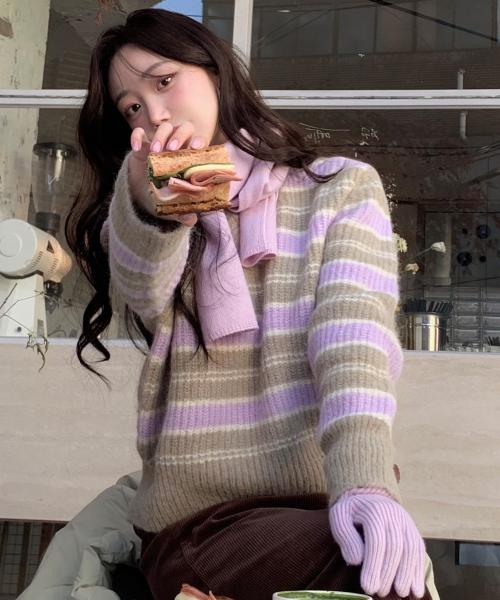 [W]브이넥 스트라이프 헤어리 니트