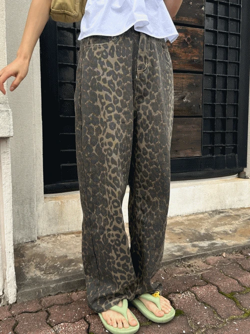 레오파드 스트레이트 핏 데님 팬츠