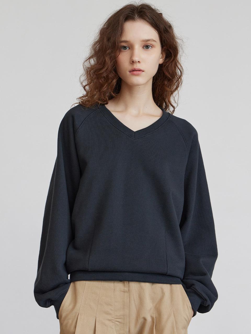 브이넥 레글런 맨투맨 CH