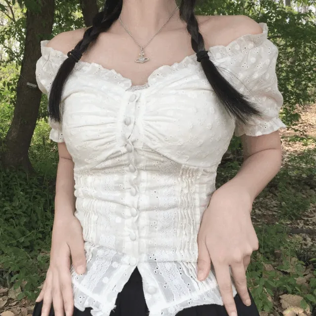 [핀터무드 / 핀터코디] 빈티지 자수 단추 프릴 블라우스