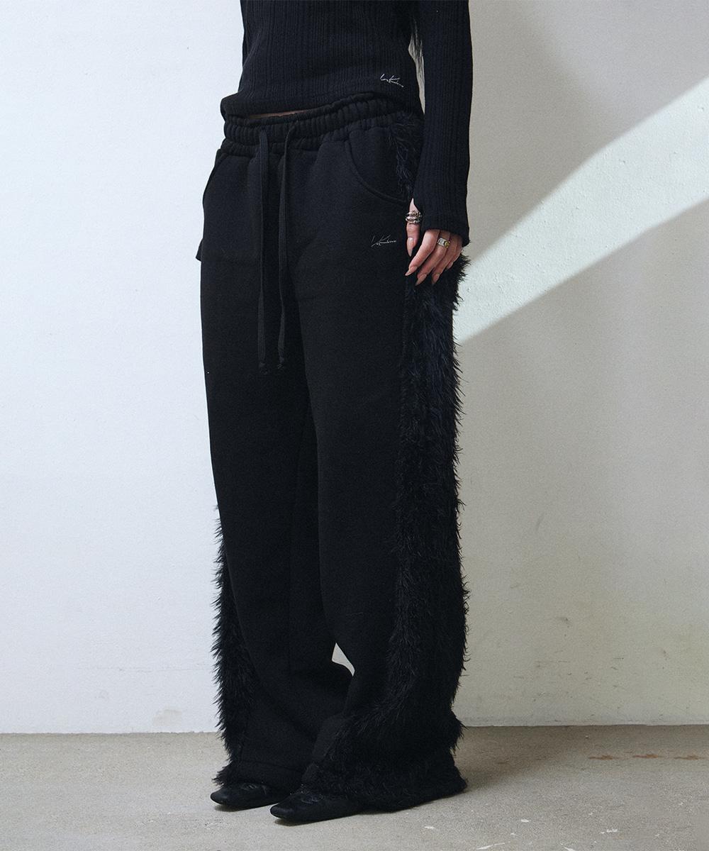 FUR FLARE SWEATPANTS (BLACK)