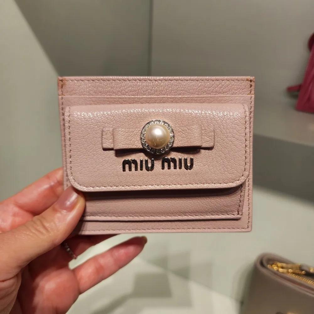 미우미우 마드라스 펄 카드 지갑 5MC081
