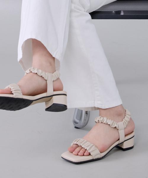 러플 셔링 스트랩 슬링백 샌들 (BEIGE)