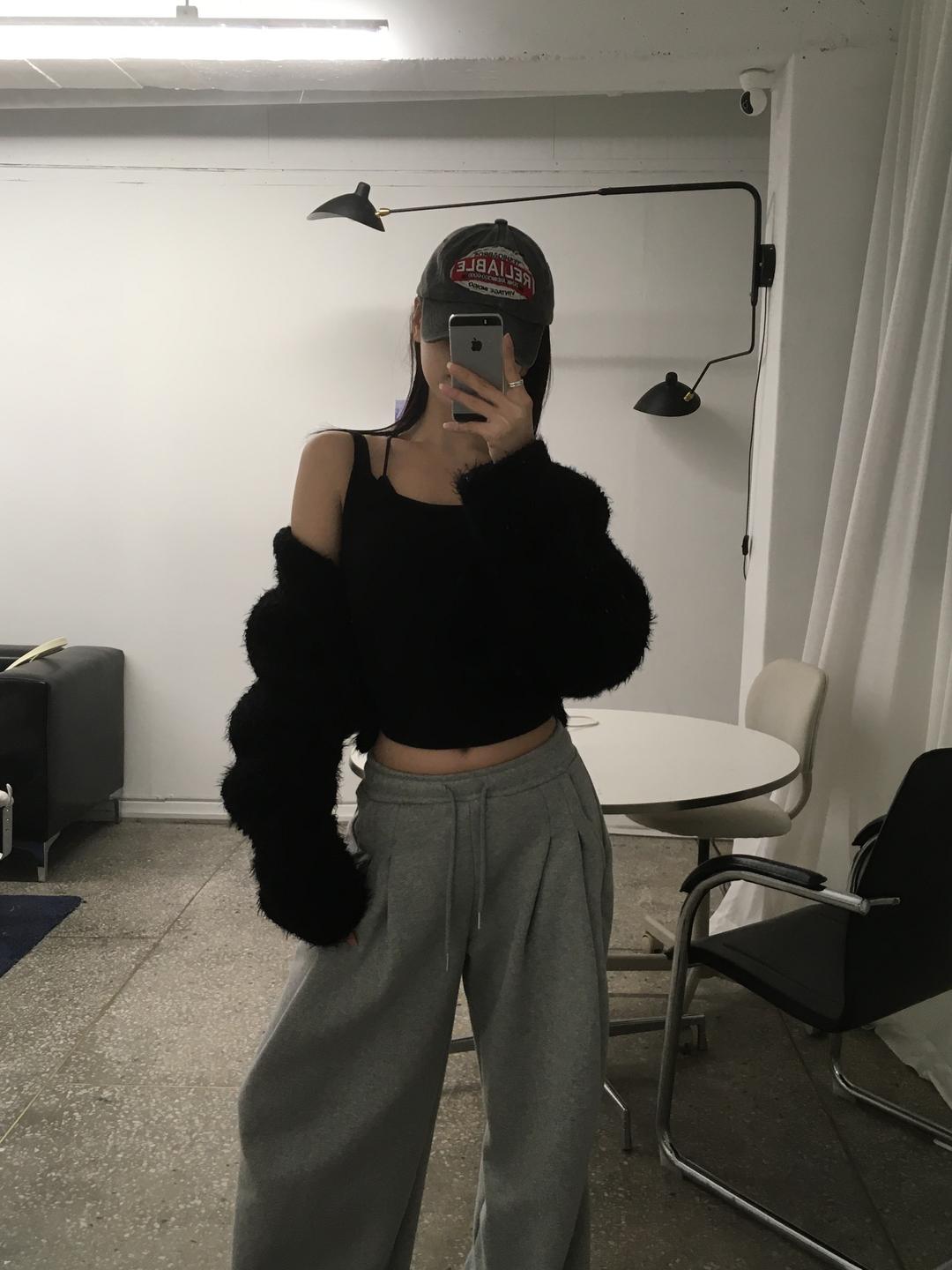 127룸 Double tuck wide string pants