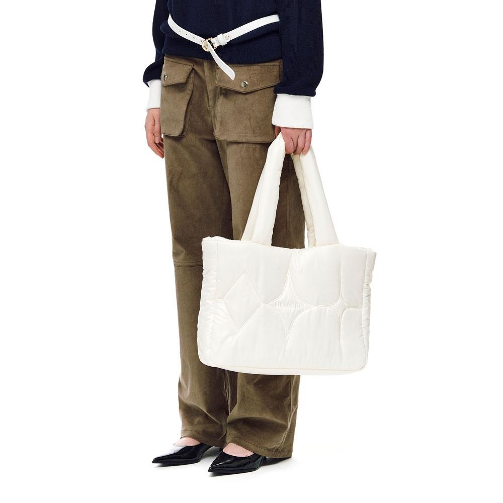HERETIC PADDING BAG / cream