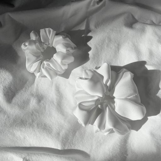 🤍화이트 실크 스크런치🤍