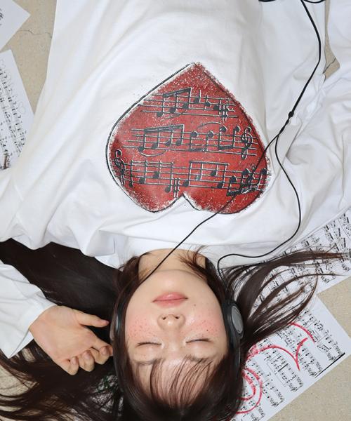 VINTAGE HEART MUSIC OVER FIT LONG SLEEVE WHITE