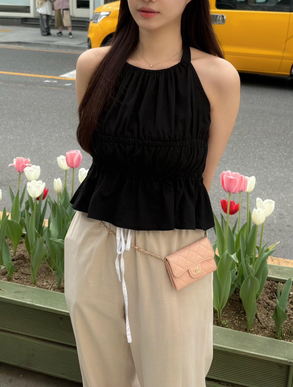 하이오하이 홀터넥 코튼 셔링 블라우스(블랙)