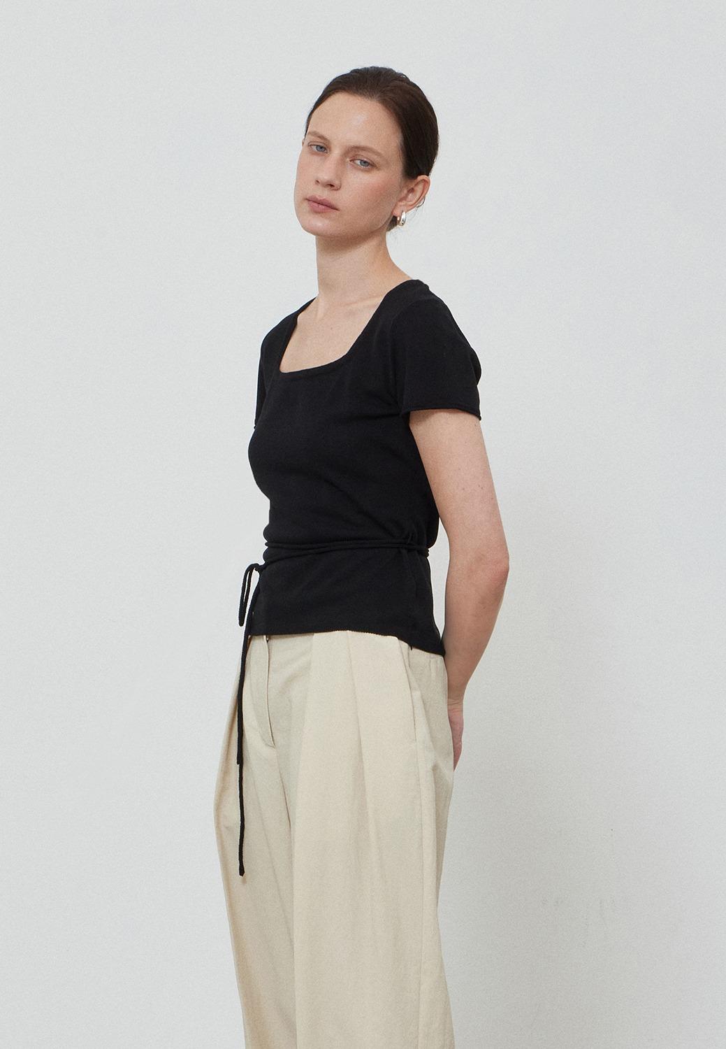 SQUARE NECK STRAP KNIT - BLACK