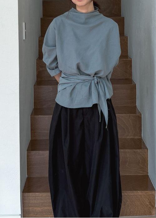 아워 글래스 스트랩 블라우스