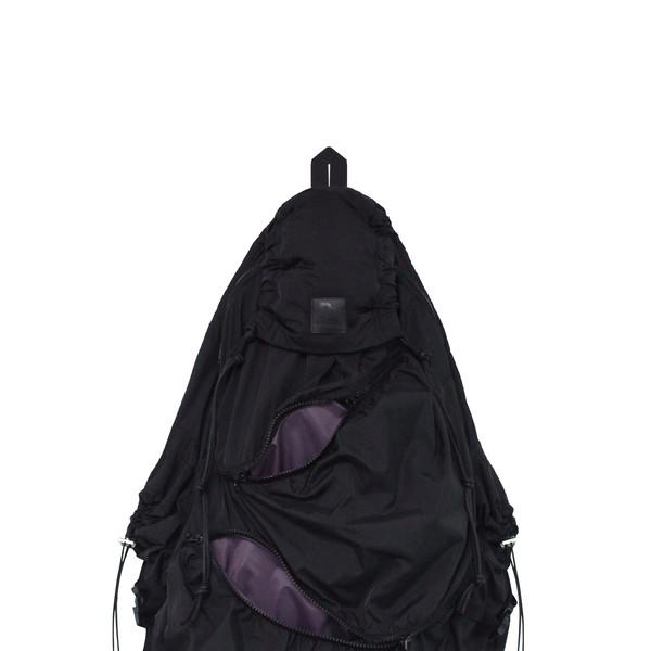 D.ok 01 Larva Sling Bag (BK)