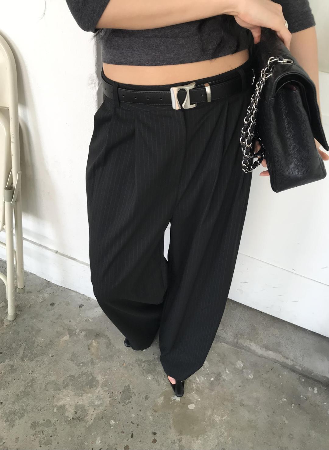 르아르디 fw25 에이디 먼시 스트라이프 팬츠 (모델은 미듐착용핏 고급져서 더욱 이뽀)