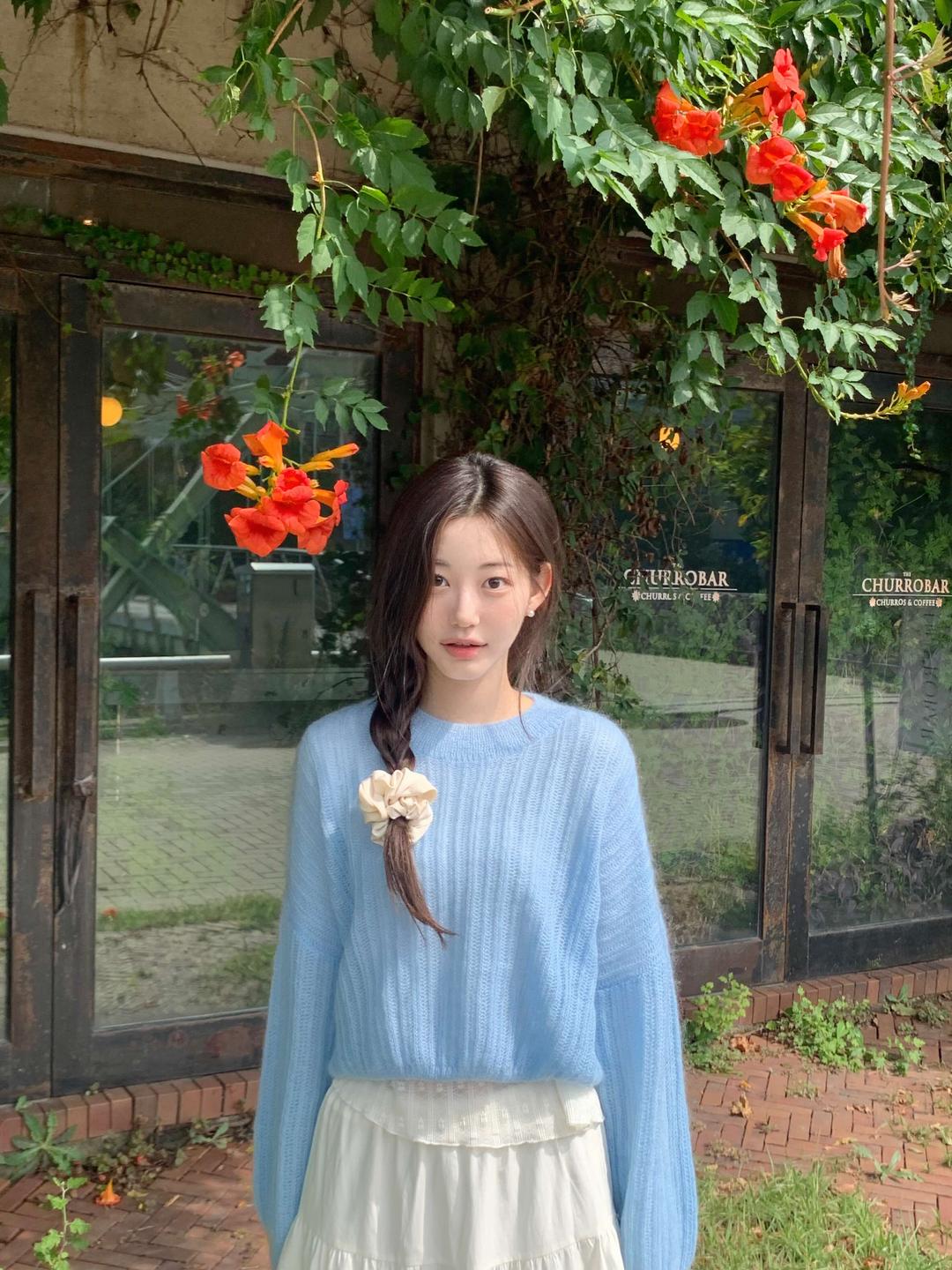 fluffy charm u-neck knit - sky blue (품절시 최대 2주 소요)