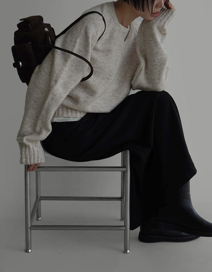 라룸 [by LAROOM] 헤리브이넥니트