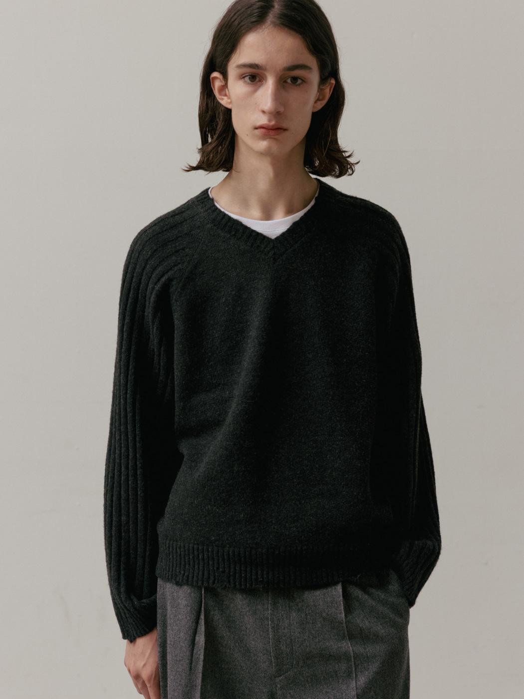 데미지 브이넥 울니트_블랙