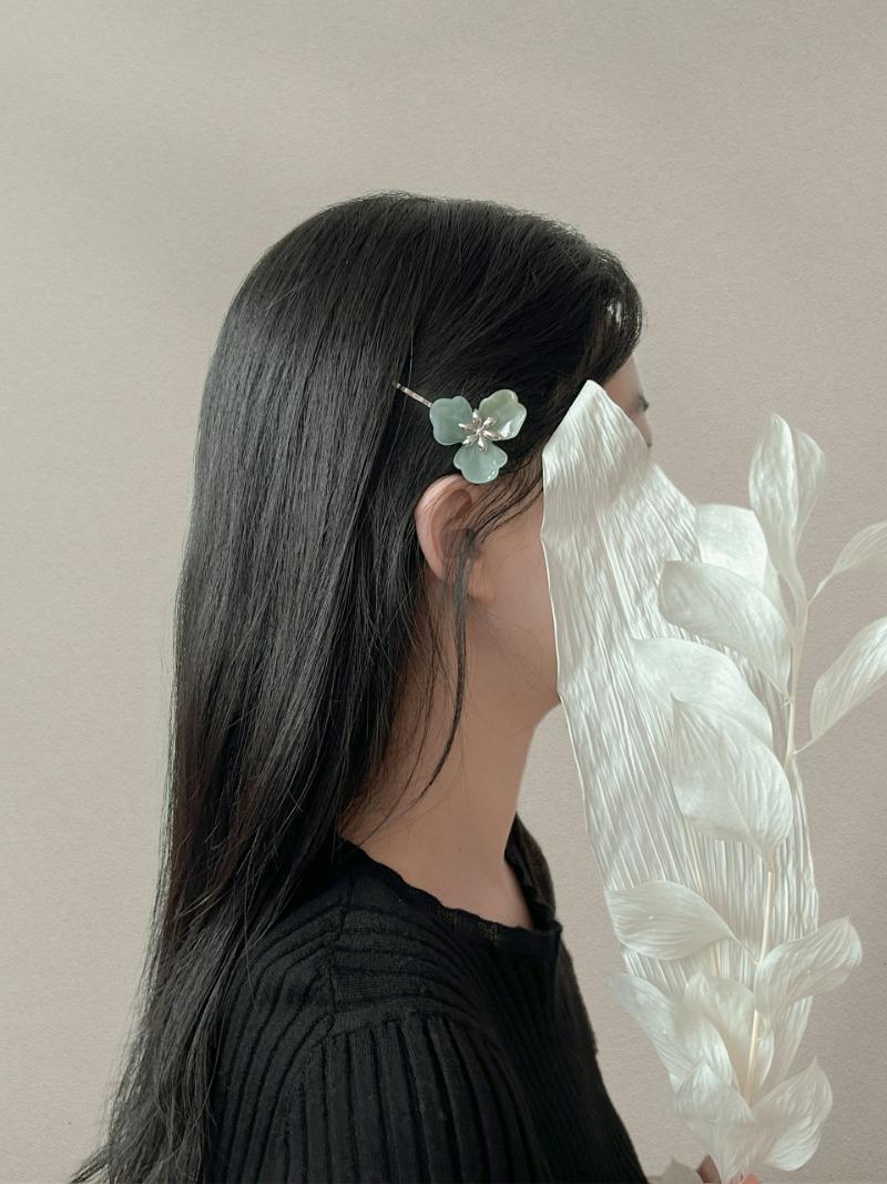 Single Petal Hairpin