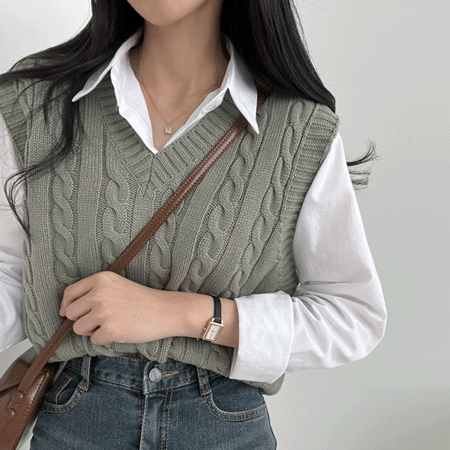 [봄,가을] 모던 꽈배기 브이넥 니트조끼