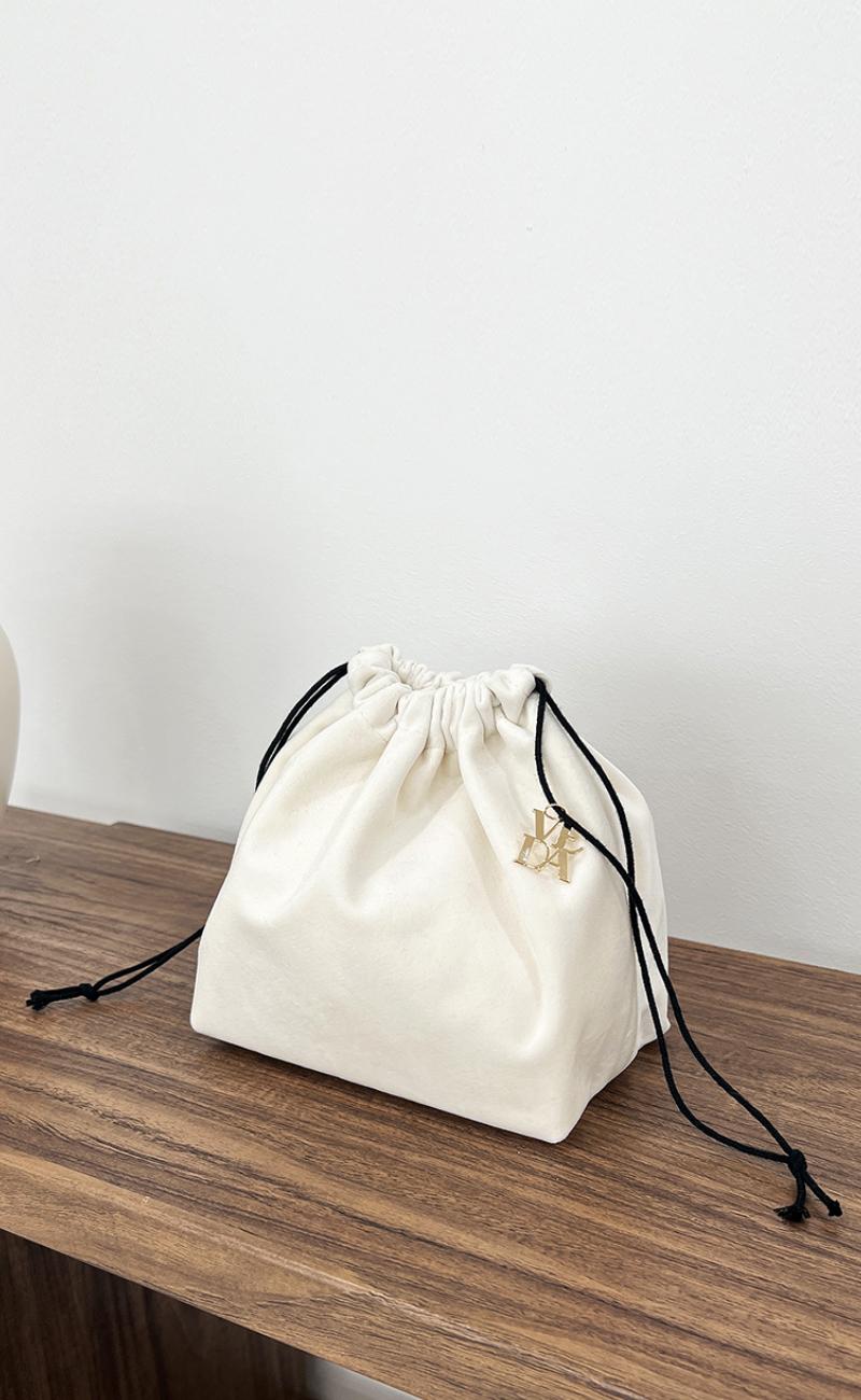 벨벳화이트_Veda Velvet Pouch_white