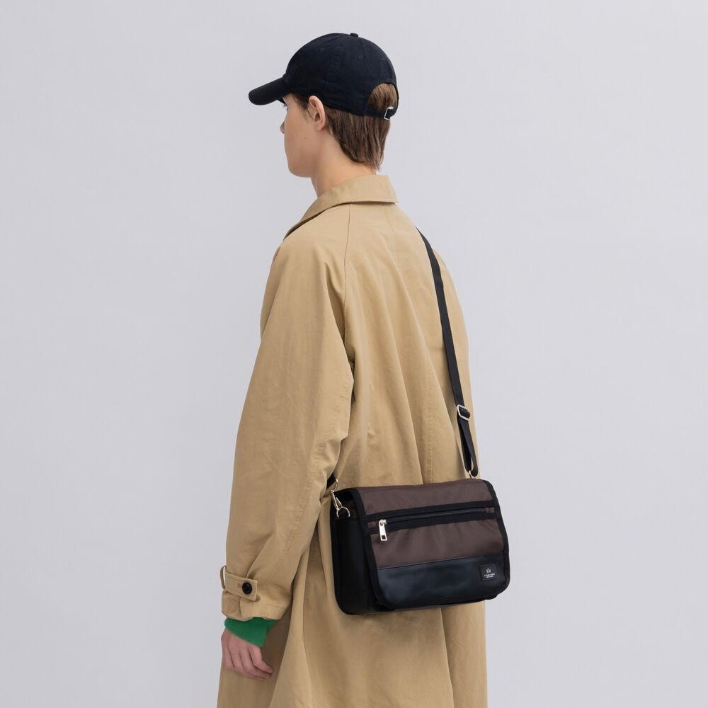 [ATEMSTUDIO] 블래스트 메신저백 브라운