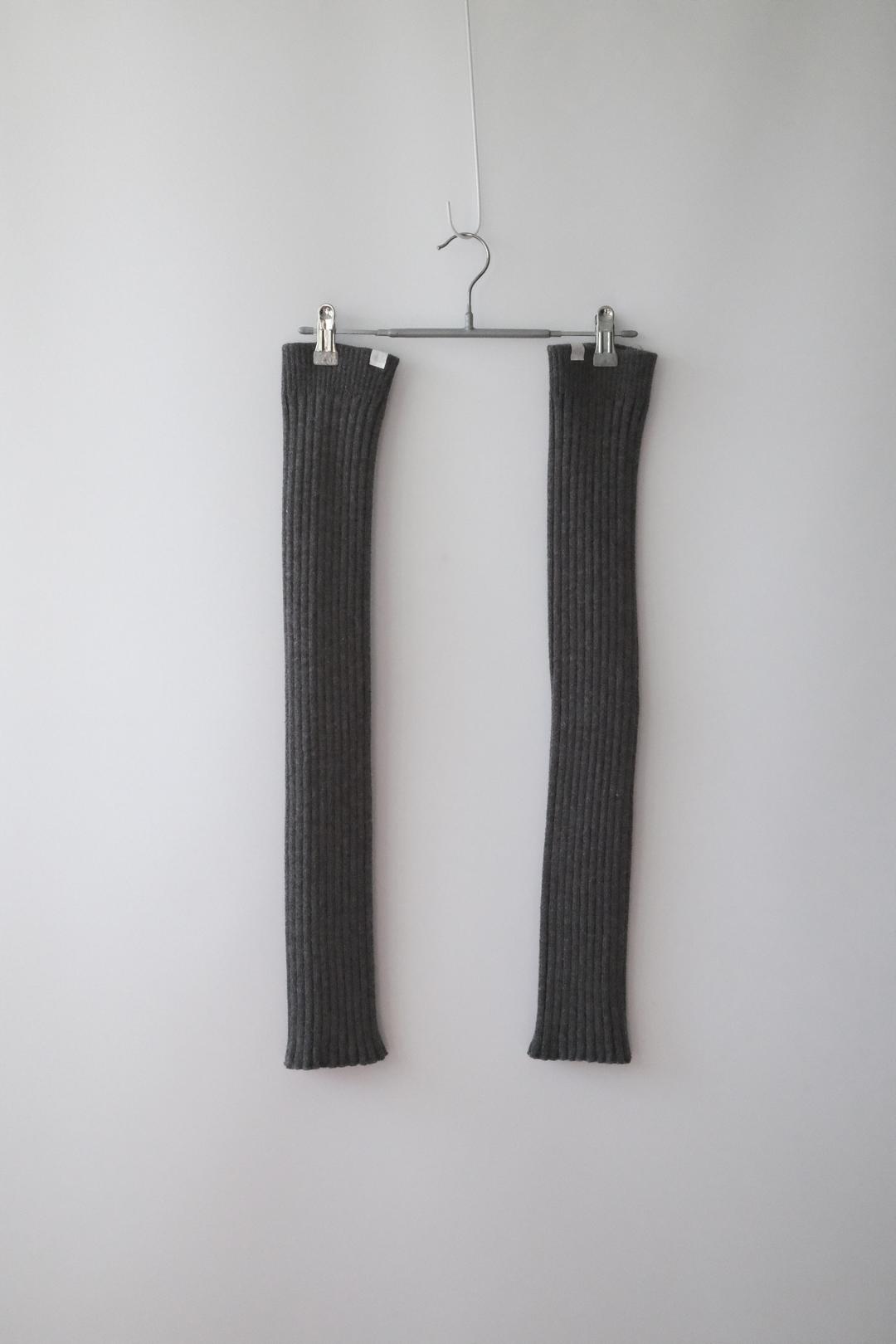 포근 차콜 오버 니삭스