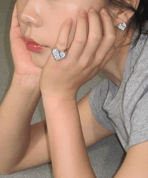 Cubic heart symbol stud earring
